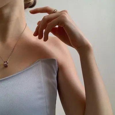 qq头像社会女生霸气输卵管