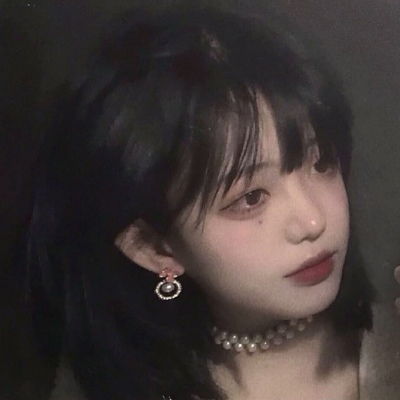 微丧头像女生真人李知恩
