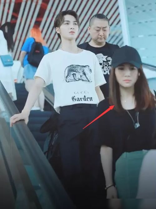 乐华招聘什么要求看了朱正廷的女助理,珍珠糖这颜值扛不住