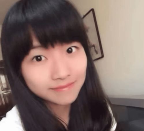头像小女孩简单气质近照