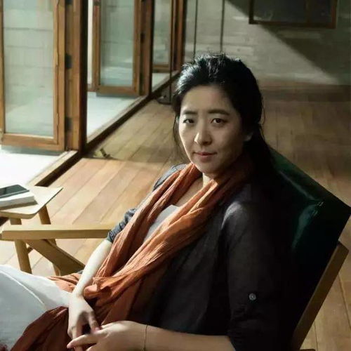被张艺谋看上的美女书法家,有人说是黑灯瞎火滚床单体