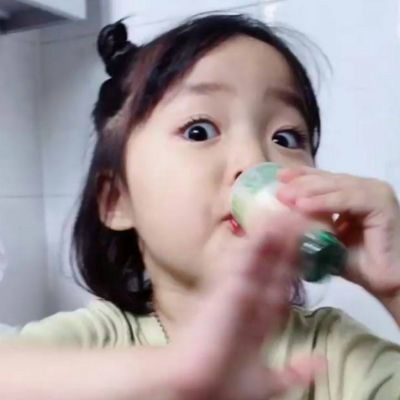 萌娃头像小女孩可爱搞怪乞讨