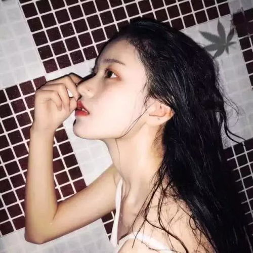 女生头像禁欲高冷金鸡