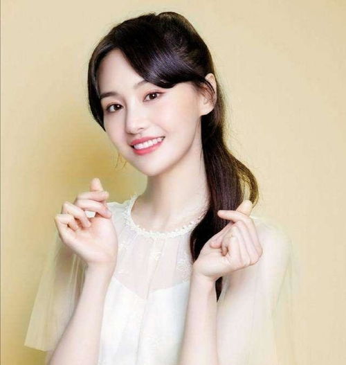 女人别总扎丸子头,今年流行这3种发型,郑爽热巴都上头了