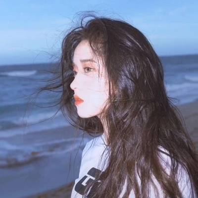 海边女生优雅侧脸头像下辈子别做痴情种