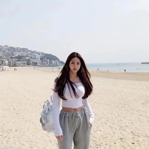 韩国女生增肌一年体重增加20斤,曲线凹凸有致,身体充满力量