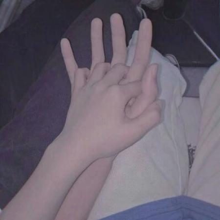网照片女生头像牵手