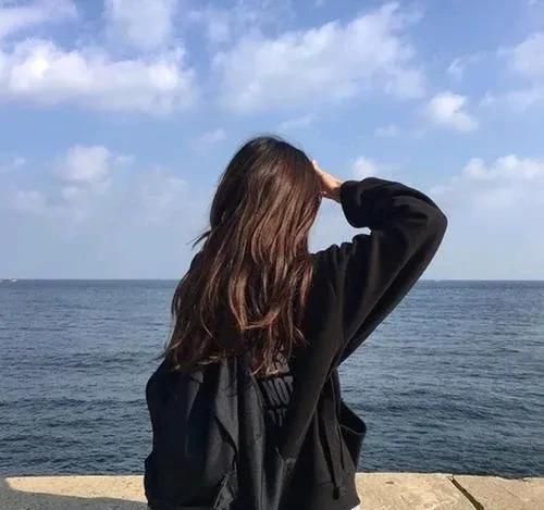 十分好看的女生头像14岁真人背影