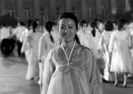 西方记者镜头中神秘朝鲜美女羞涩的美大千世界