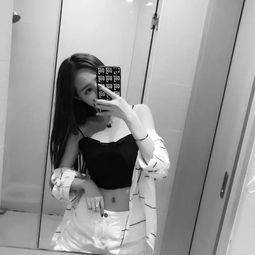 黑白系男女头像若不同心,岂能同行