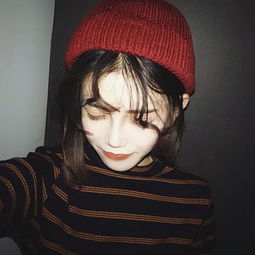 戴帽子女生头像