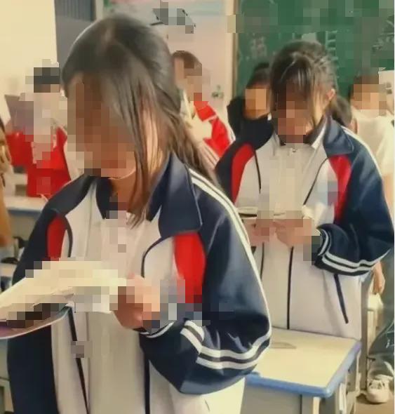 看不懂10后中学女生统一发型引热议,杭州教师小学高年级段也有......