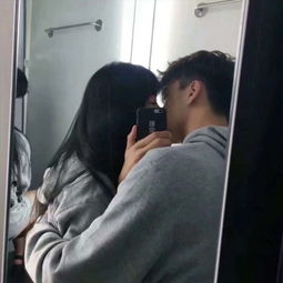 哈哈,这里春天里的发情小情侣头像