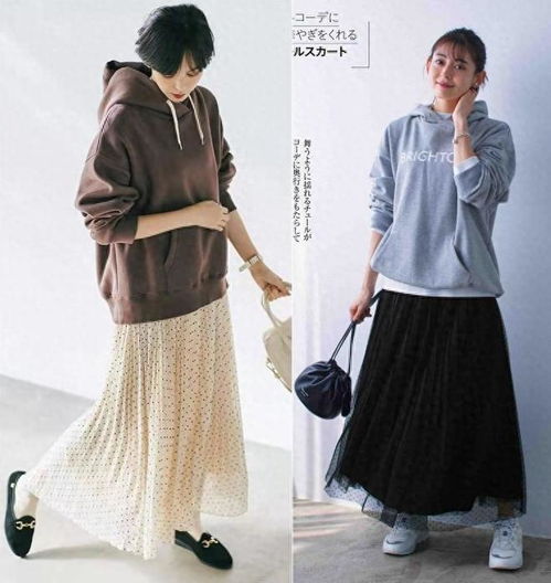 秋天,这才是中年女人该有的打扮卫衣半裙,显瘦又时髦,好美