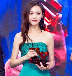 杨幂唐嫣尴尬同框,互不搭理只和baby互动