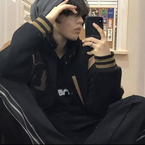 氛围感男头分享想你在人声鼎沸时