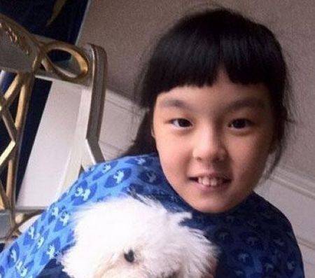 女大十八变李咏16岁女儿晒素颜照五官精致,撞脸韩星闵孝琳