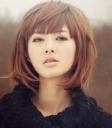 颧骨高女生适合的发型