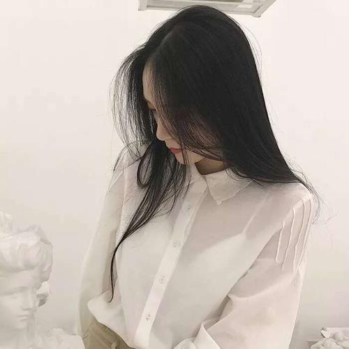 搞笑gif哥们,你的社会步伐成功的逗笑了小姐姐
