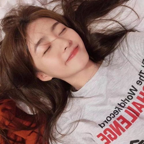 小清新头像女女孩的裙摆撑得起所有温柔和盛夏