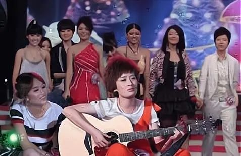 54岁包小柏中年丧女一夜白头,曾经风光无限的快女毒舌评委晚年生活凄凉