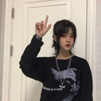 超拽霸气网名女生高冷四字女王气场可爱点
