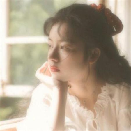 复古女生头像港风,高冷带着一点伤感的样子