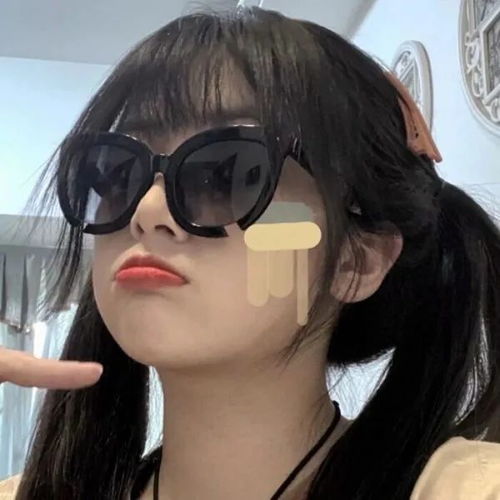 头像和爱的人消耗青春是一件有趣的事