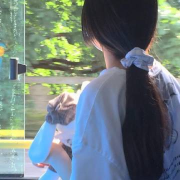 可爱女头我是迪士尼公主,说不上一模一样吧,但最起码是毫不相干