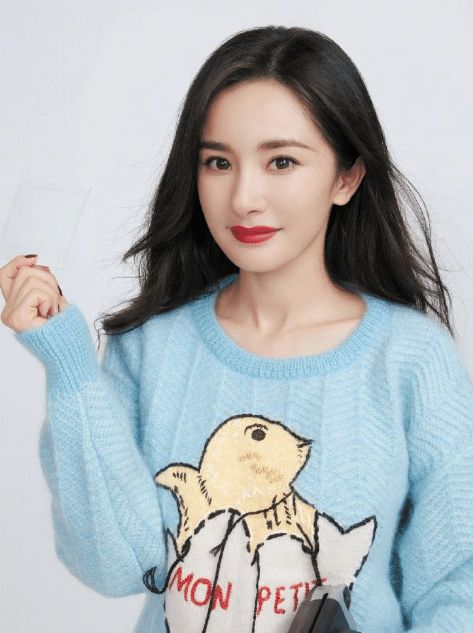 杨幂女儿小糯米正面照曝光,大眼睛塌鼻梁不协调,怪不得不愿公开