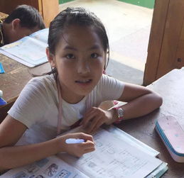 民办学校风采卓然福州长河路小学女孩回家路上捡到百余元现金,全部交给老师