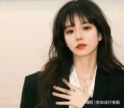 发朋友圈搞笑自拍文案