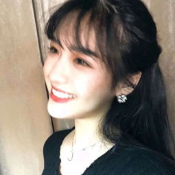 黑白头像女生冷酷霸气一组全是身穿黑衣服的好看头像