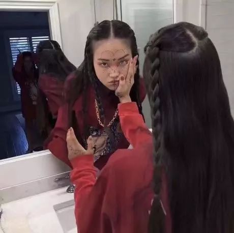 头像仙女谈恋爱是触犯天条的,我不犯