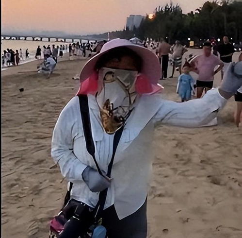 三亚又又又出事了前有圈地收费,后有游客拍照遭女子辱骂