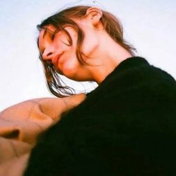 2018qq头像女生欧美范青春活力万家灯火不及你眼底盈盈月色