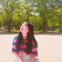 绿色单纯唯美女生头像所有的犯错只为遇见最美