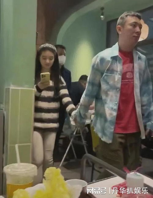 王思聪女友正面照曝光,00后比王思聪小15岁,长相清纯很稚嫩