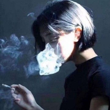 暗黑系真人高冷女生头像