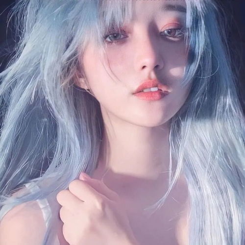 蓝色系温柔女头又是一期不一样的真人头像