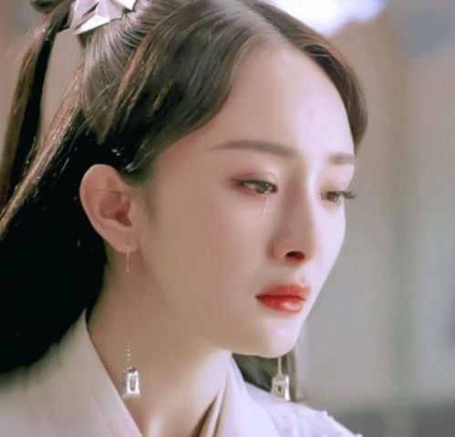 女星哭戏都啥样刘亦菲仙女落泪,杨幂哭红眼眶,看到热巴心疼