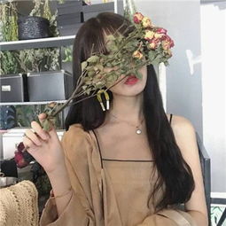 最新版2018女生唯美捧花头像许我一笔一墨绘你倾城容颜