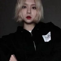 帅气中分短发女生头像女生短发发型帅气中分头像
