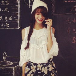 戴帽子女生头像