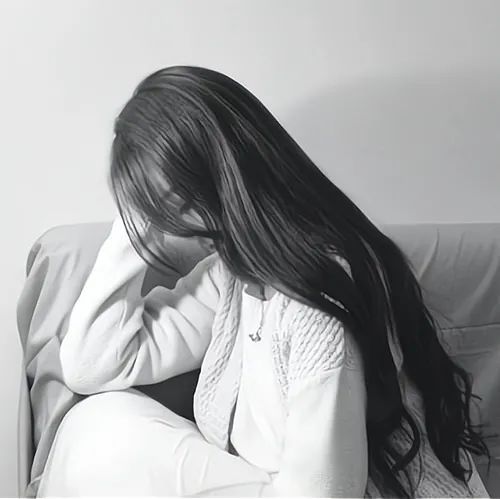 伤感网名女生心碎霸气,究竟是谁伤的她这么深