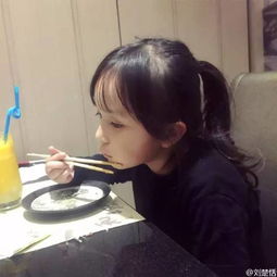 5岁的她被网友誉为全球最年轻美女