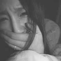 伤心哭泣的女生qq流泪头像你是我的毒瘾我戒不掉
