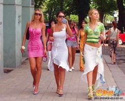 乌克兰街头美女成灾