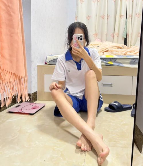 深圳校服被网红乱穿,学生们坐不住了请尊重我们的日常服装