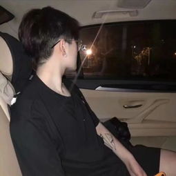守护爱情的简单情侣头像青春里的秘密